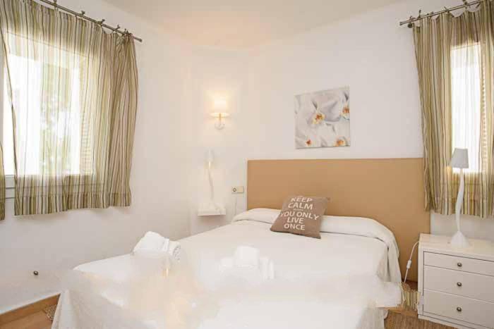 Cala Serena Apartment Sleeps 6 Pool Air Con Cala Serena (Mallorca) Exterior photo